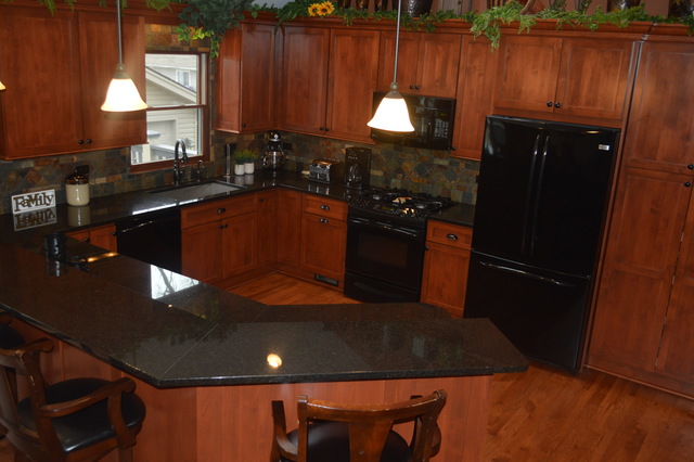 2412 Hyde Park Ave, Holiday Hills, IL 60051 photo 4