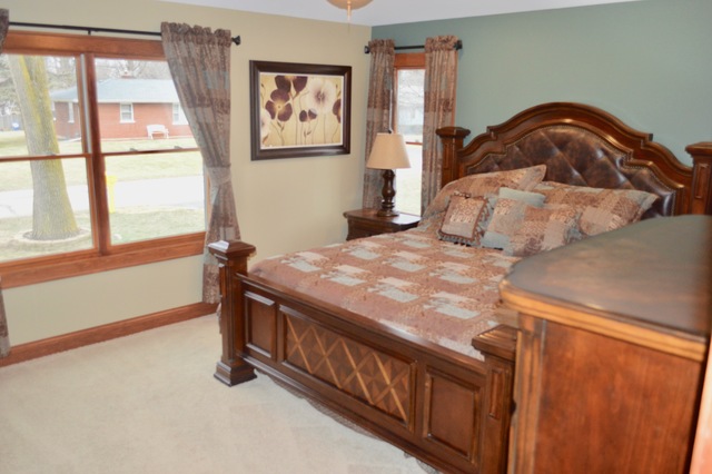 2412 Hyde Park Ave, Holiday Hills, IL 60051 photo 7