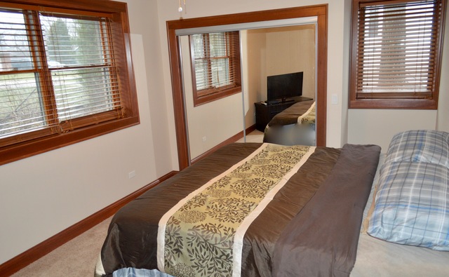 2412 Hyde Park Ave, Holiday Hills, IL 60051 photo 16