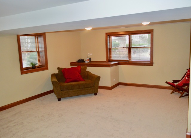2412 Hyde Park Ave, Holiday Hills, IL 60051 photo 13