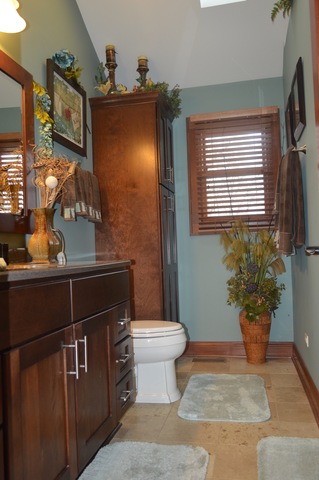 2412 Hyde Park Ave, Holiday Hills, IL 60051 photo 9