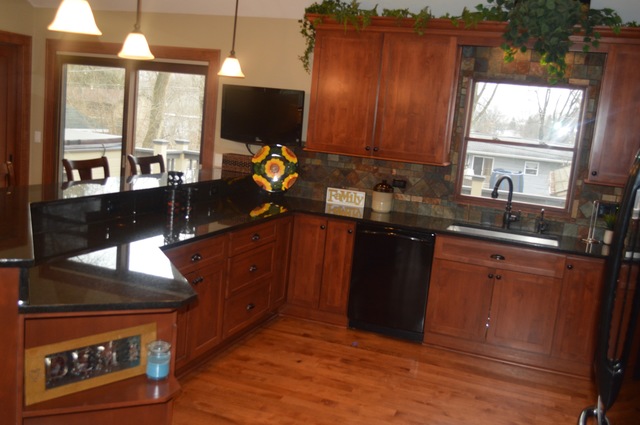 2412 Hyde Park Ave, Holiday Hills, IL 60051 photo 5