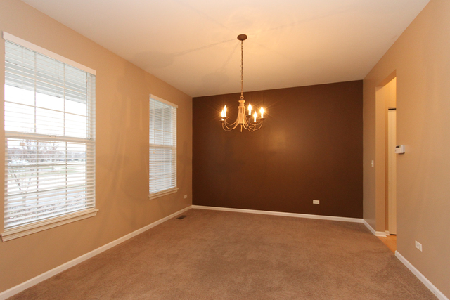 914 Limerick Ln, Mchenry, IL 60050 photo 5