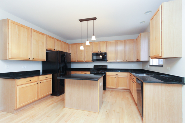 914 Limerick Ln, Mchenry, IL 60050 photo 8