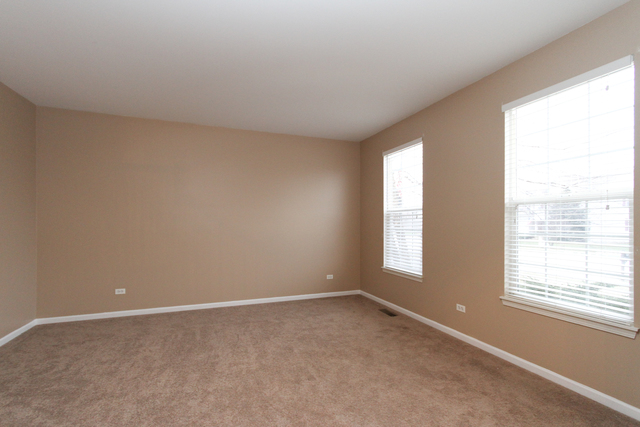 914 Limerick Ln, Mchenry, IL 60050 photo 4