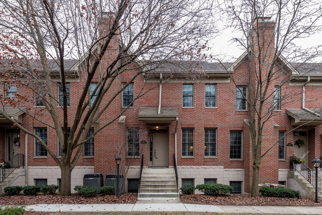 429 Brantley Pl, Wheaton, IL 60187 photo 1