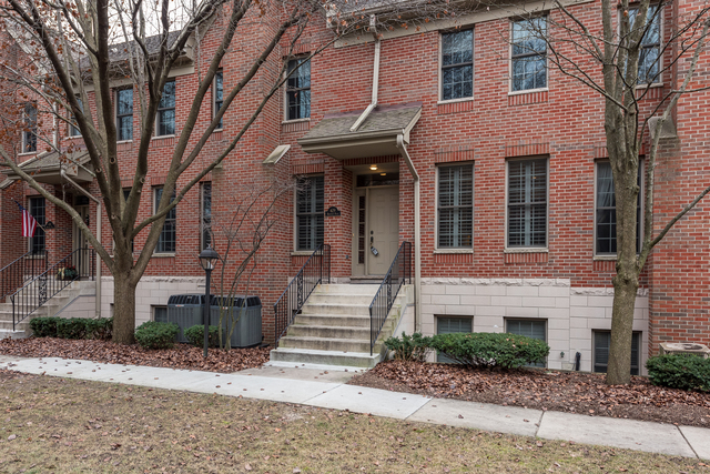429 Brantley Pl, Wheaton, IL 60187 photo 2