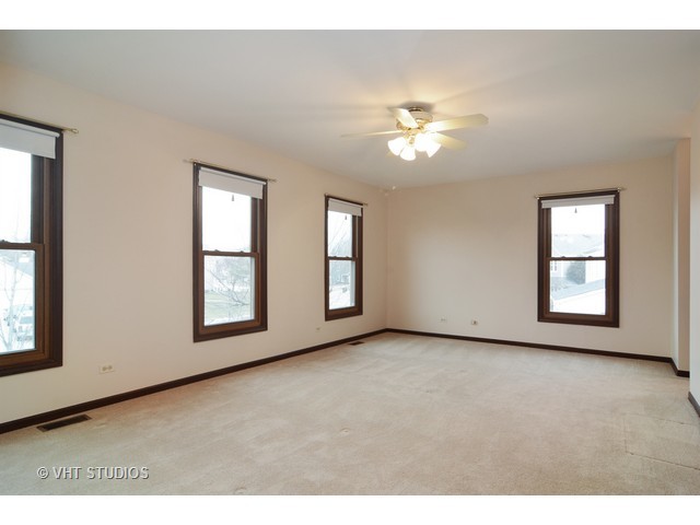 4325 Lombardy Ln, Hoffman Estates, IL 60192 photo 8