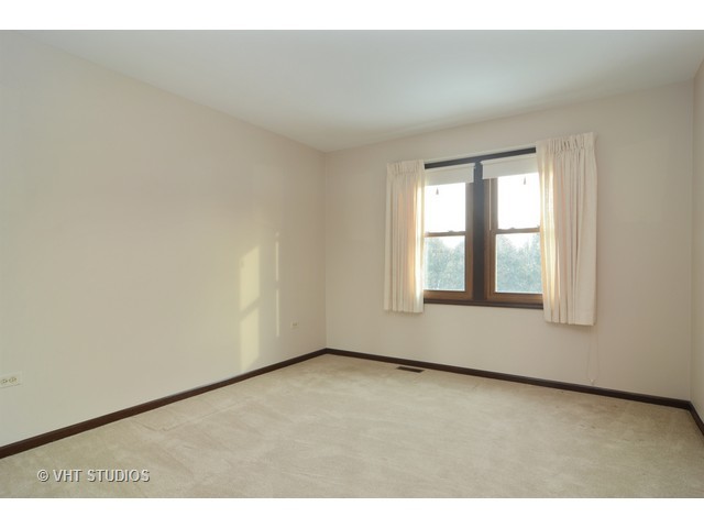 4325 Lombardy Ln, Hoffman Estates, IL 60192 photo 11