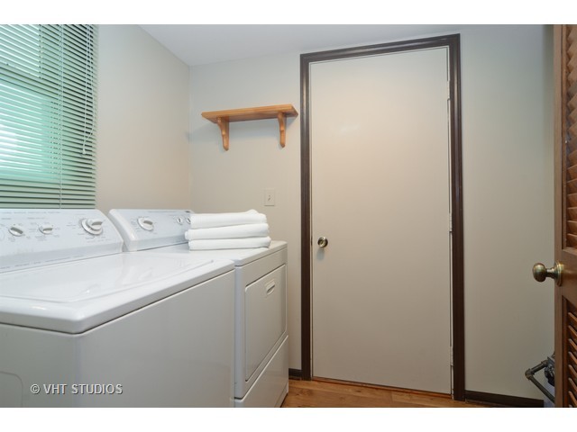 4325 Lombardy Ln, Hoffman Estates, IL 60192 photo 14