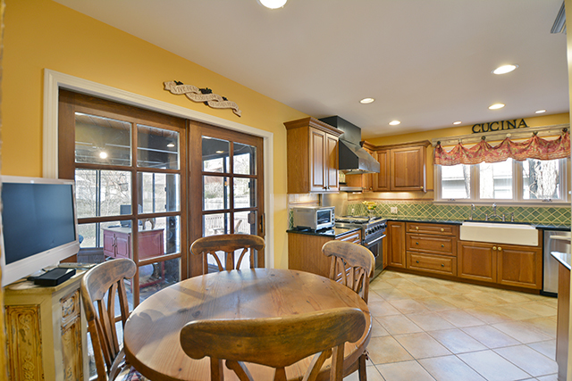 636 Hunter Rd, Glenview, IL 60025 photo 9