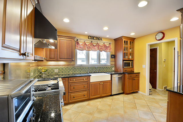 636 Hunter Rd, Glenview, IL 60025 photo 8