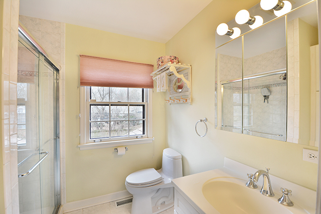 636 Hunter Rd, Glenview, IL 60025 photo 16