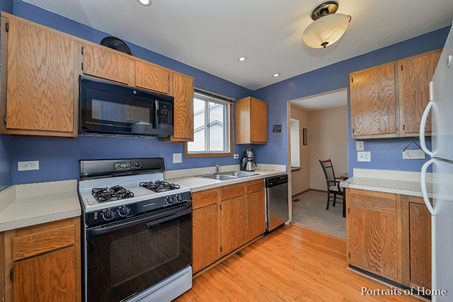 2950 Worcester Ln, Aurora, IL 60504 photo 2