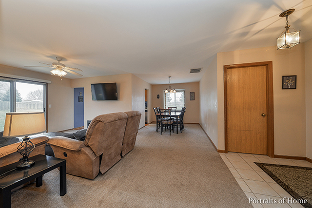2950 Worcester Ln, Aurora, IL 60504 photo 7