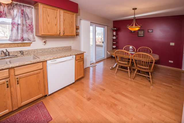 2121 Willow Lakes Dr, Plainfield, IL 60586 photo 10