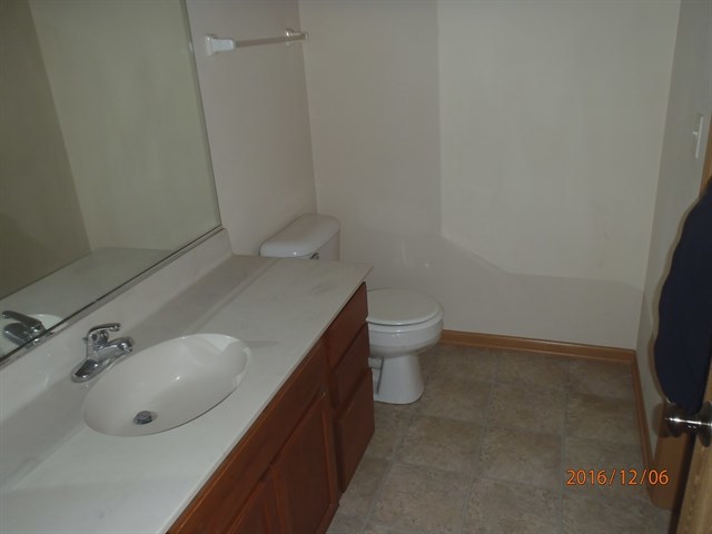 2716 Hoffman St, Plano, IL 60545 photo 7