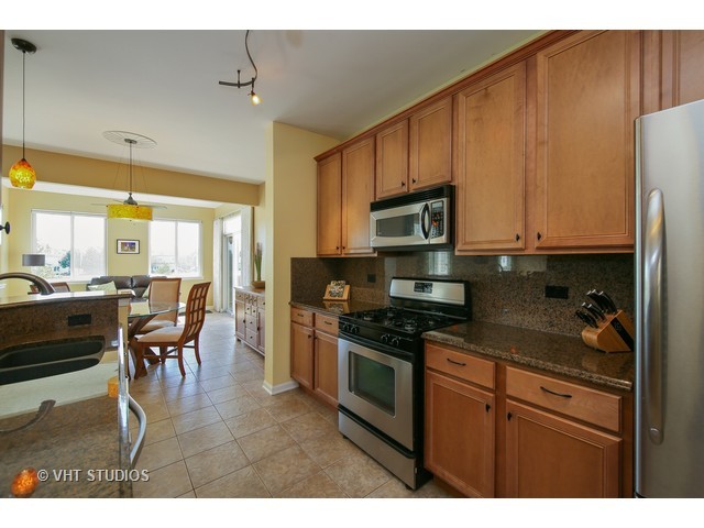 25247 Pavilion Pl, Plainfield, IL 60585 photo 7