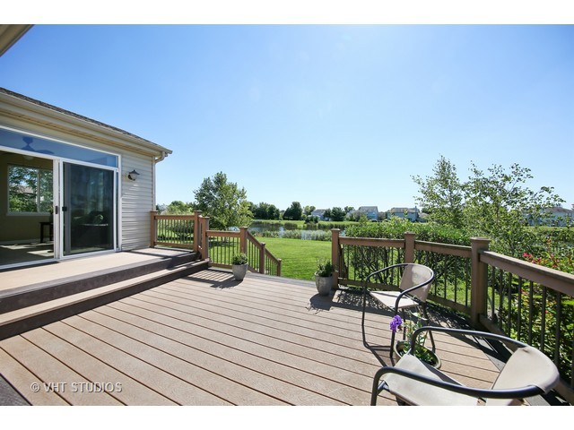 25247 Pavilion Pl, Plainfield, IL 60585 photo 2
