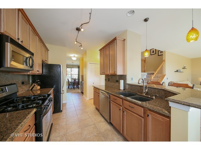 25247 Pavilion Pl, Plainfield, IL 60585 photo 6
