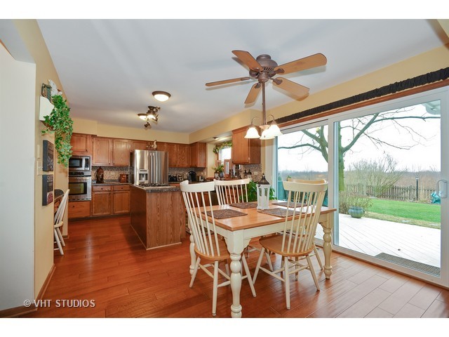 1146 Ancient Oaks Dr, Bartlett, IL 60103 photo 5