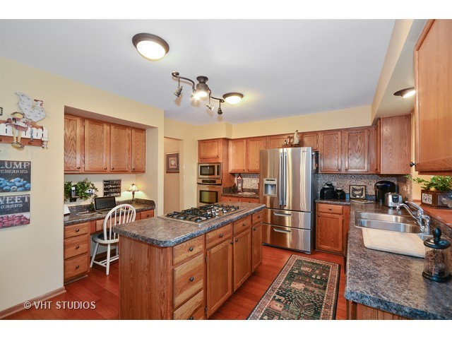 1146 Ancient Oaks Dr, Bartlett, IL 60103 photo 4
