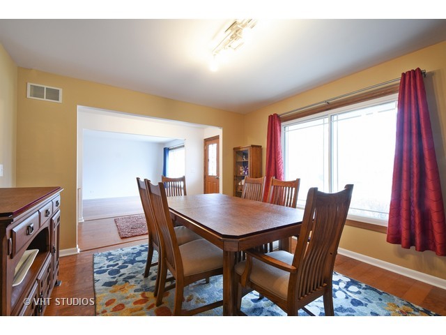 336 Hampton St, Cary, IL 60013 photo 9