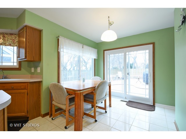 336 Hampton St, Cary, IL 60013 photo 7