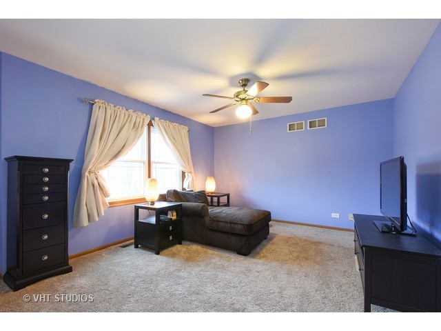 336 Hampton St, Cary, IL 60013 photo 16