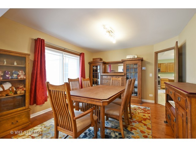 336 Hampton St, Cary, IL 60013 photo 8