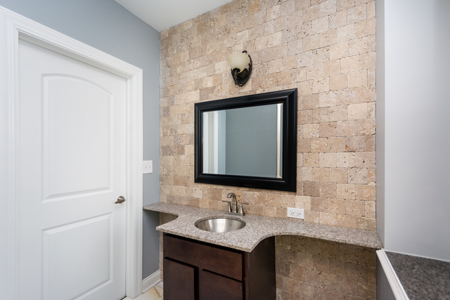 8120 S Champlain Ave, Chicago, IL 60619 photo 12