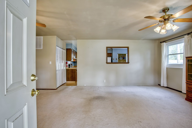 1506 Marigold Ln, Champaign, IL 61821 photo 5