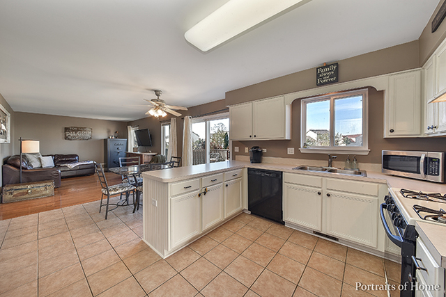 2735 Lindgren Trl, Aurora, IL 60503 photo 5