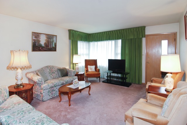2216 Erika Dr, Broadview, IL 60155 photo 4