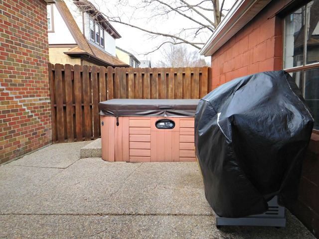 511 Robert Ave, Rockford, IL 61107 photo 3