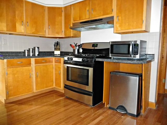 511 Robert Ave, Rockford, IL 61107 photo 9