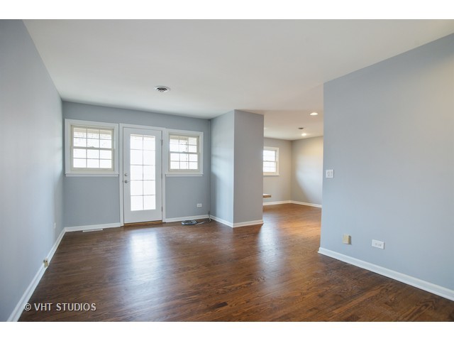 120 Coral Ln, Wheeling, IL 60090 photo 10