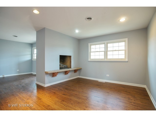 120 Coral Ln, Wheeling, IL 60090 photo 9