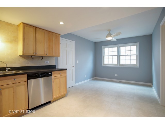 120 Coral Ln, Wheeling, IL 60090 photo 5