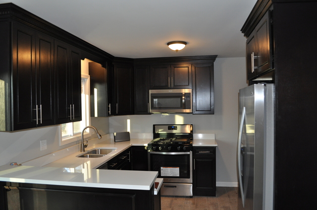 770 Laurel Dr, Aurora, IL 60506 photo 2