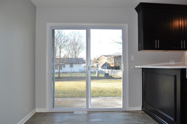770 Laurel Dr, Aurora, IL 60506 photo 3
