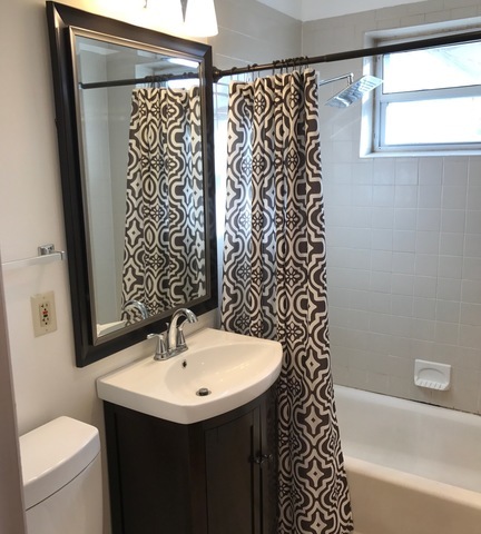 815 E Thacker St, Des Plaines, IL 60016 photo 9