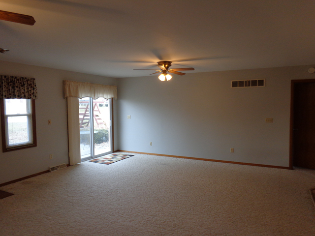 2883 E 765th Rd, Utica, IL 61373 photo 4