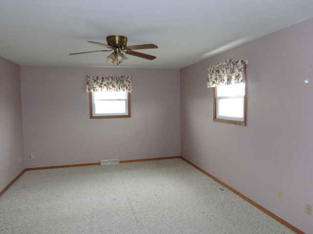 2883 E 765th Rd, Utica, IL 61373 photo 7