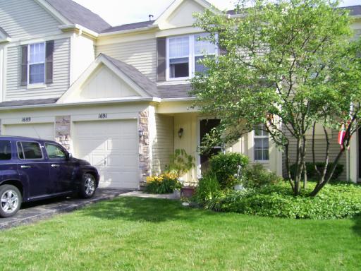 1691 Pebble Beach Cir, Elgin, IL 60123 photo 1
