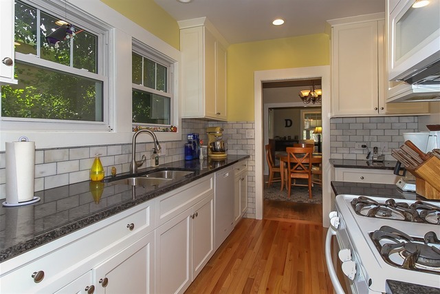 1305 E Walnut Ave, Des Plaines, IL 60016 photo 10