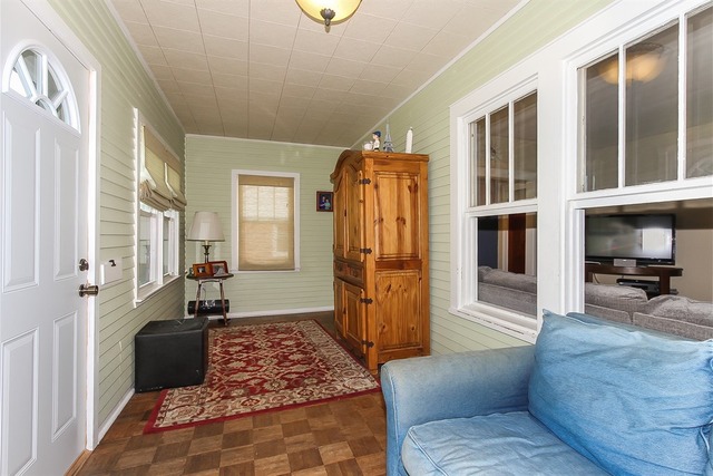 1305 E Walnut Ave, Des Plaines, IL 60016 photo 4