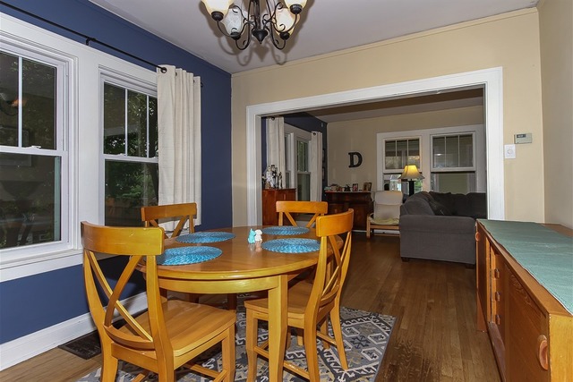 1305 E Walnut Ave, Des Plaines, IL 60016 photo 9