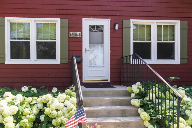 1305 E Walnut Ave, Des Plaines, IL 60016 photo 3