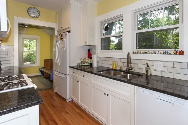 1305 E Walnut Ave, Des Plaines, IL 60016 photo 13